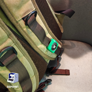 Apple AirTag MOLLE-kiinnike reppuun